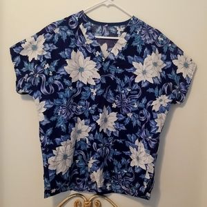5/$25 Holiday Christmas Scrub Top Medium